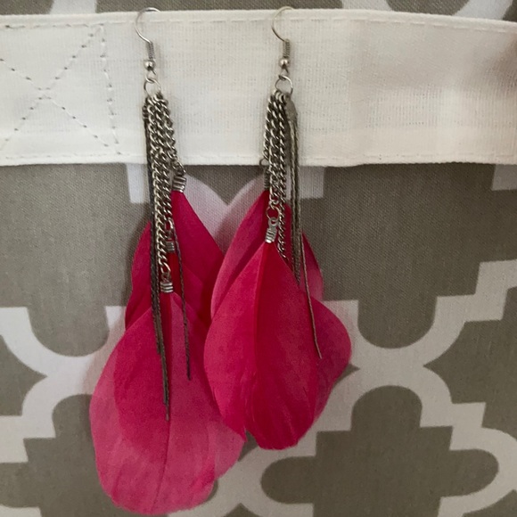 Feather Earrings Free With a Purchase - Picture 1 of 1